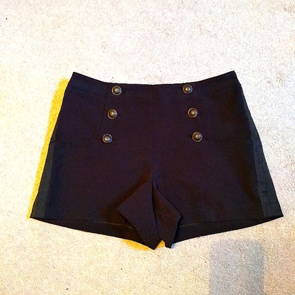 Disney 😍 Alice TTLG Colleen Atwood Shorts Black High Waisted Size 10 ✨